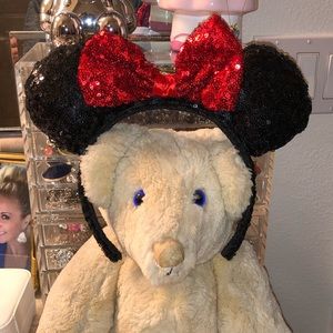 Mickey Mouse ears 🐭